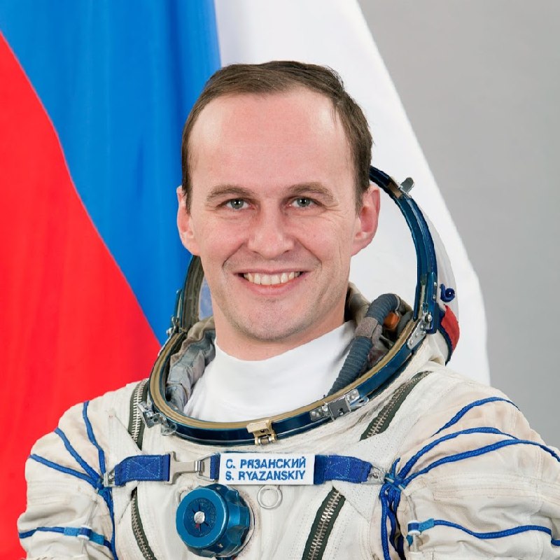 Космонавт Сергей Рязанский на борту Международной Космической Станции (МКС) отвечает на вопросы.