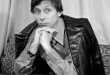 Портрет Олега Даля, советского актера, celebrating his 85th birthday.