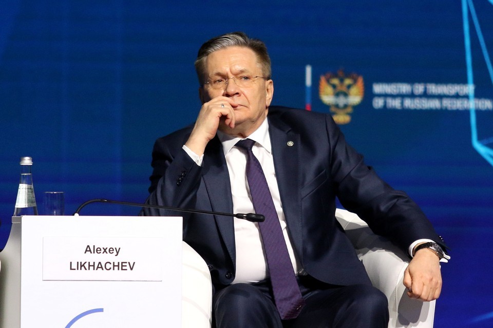 Изображение российской атомной станции в ландшафте Руанды