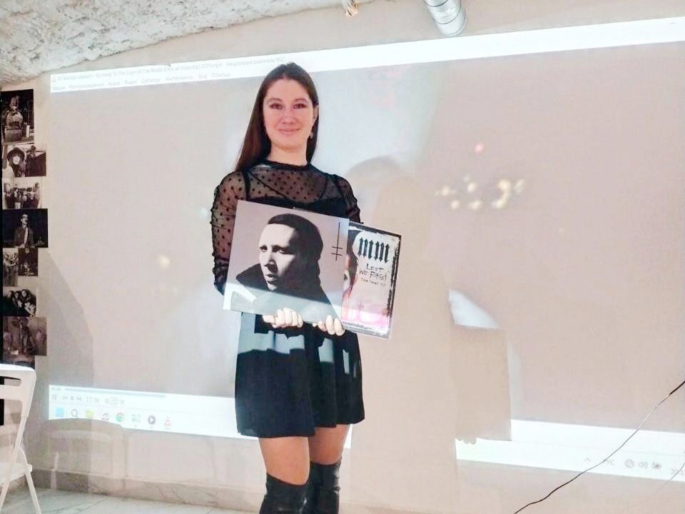 Юрист из Екатеринбурга пишет письма счастья, символизируя силу слова