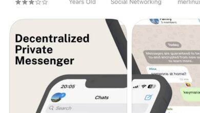 Логотип Delta Chat на фоне почтовых элементов