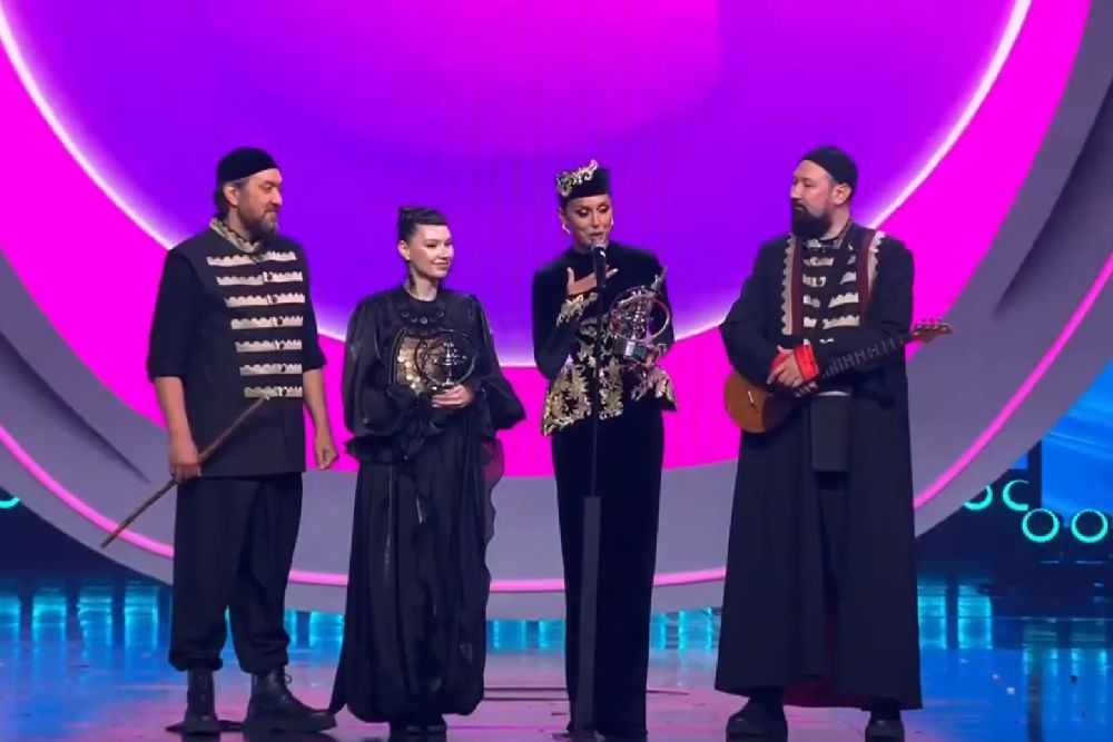 Алсу и уфимские самородки переписали музыкальную историю на ковровой дорожке