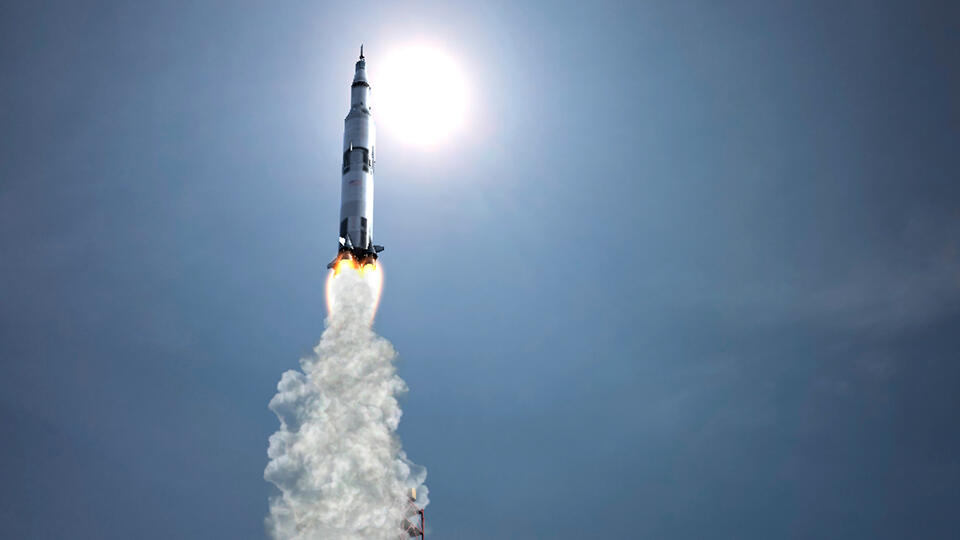Астронавты «Аполлона-11» исследуют лунные бублики