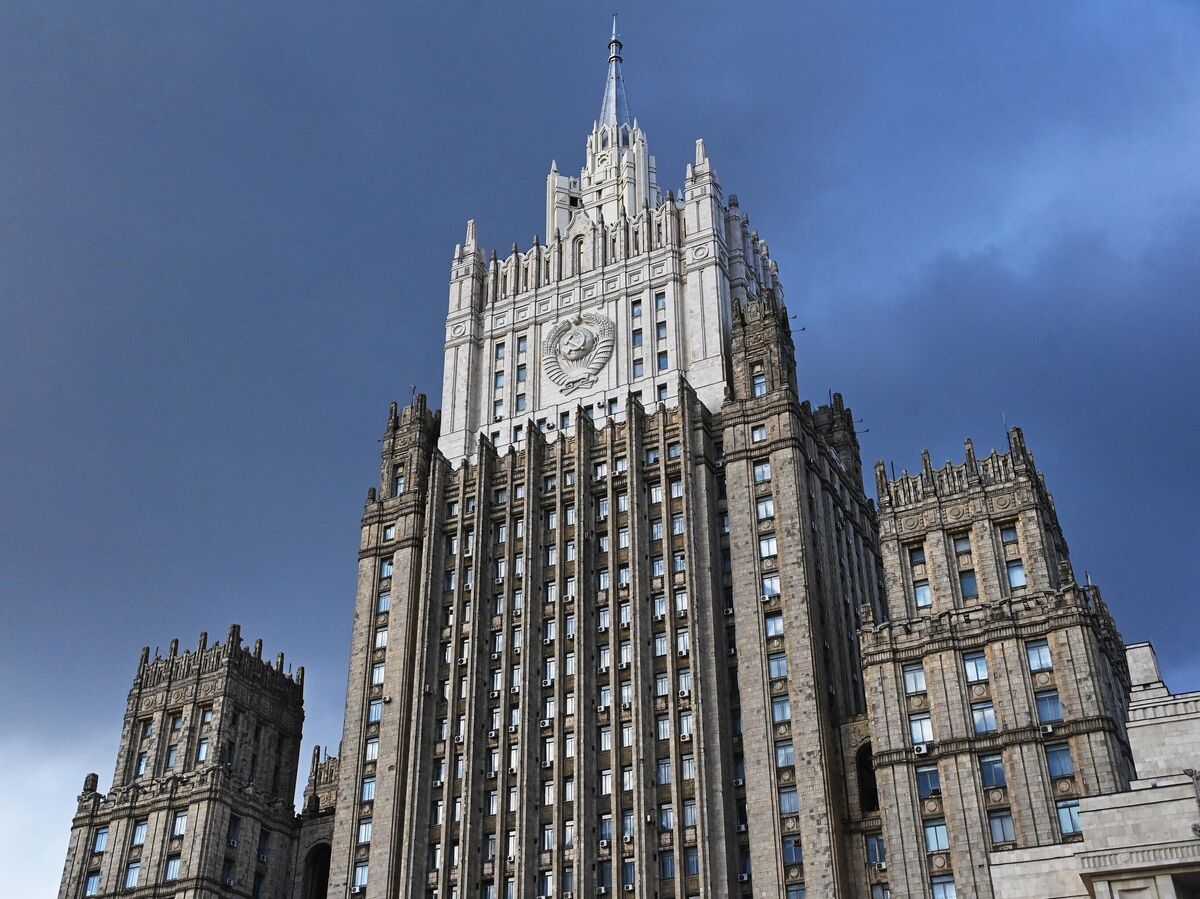 Американские бизнесмены готовятся к поездке в Санкт-Петербург в период белых ночей