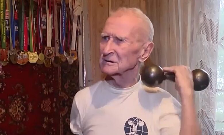 94-летний атлет Илья Муромец на первенстве страны