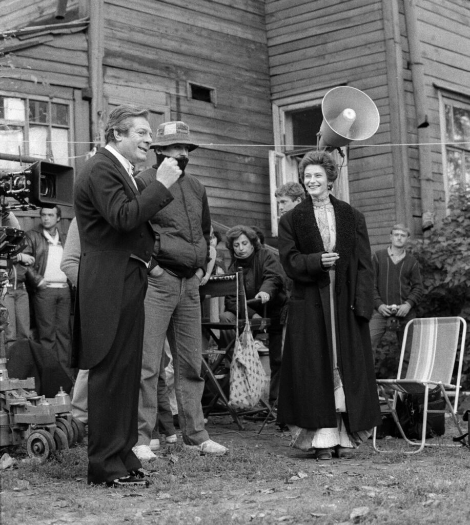 Елена Сафонова на праздновании 70-летия, символ вечной молодости и известная актриса кино.