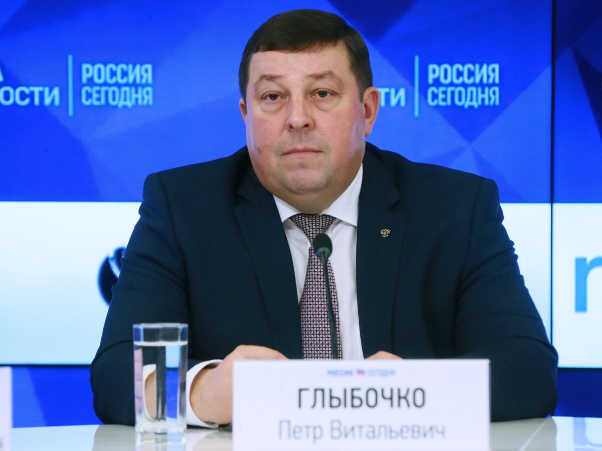 Торт с 120 свечами для празднования дня рождения