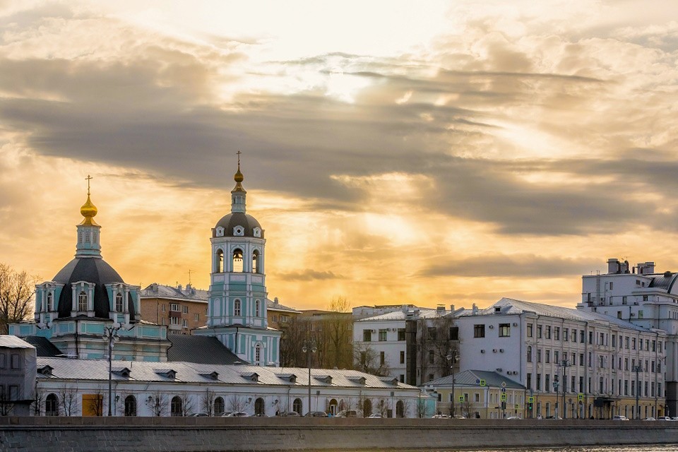 Изображение, иллюстрирующее концепцию машины времени и фотоархива в Москве