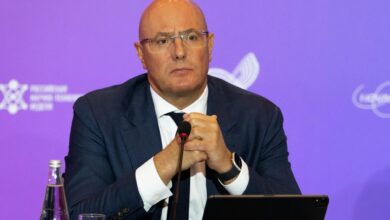 Изображение, символизирующее переход школьных журналов в цифровую форму с помощью умных метрик
