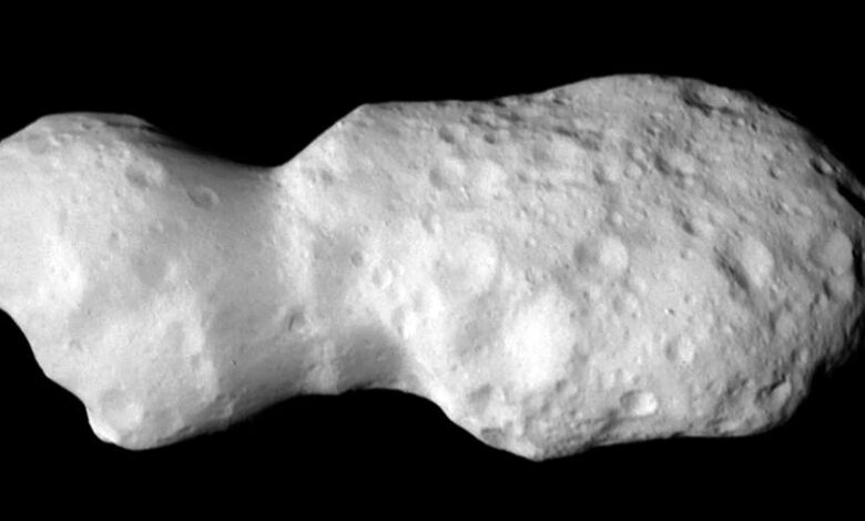 Изображение танцующего астероида, захваченного зондом NASA