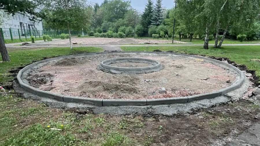 Красноярский сквер Журналистов с новым газоном