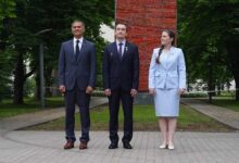 Экипаж «Союза МС-29» пакует скафандры перед полетом на орбиту