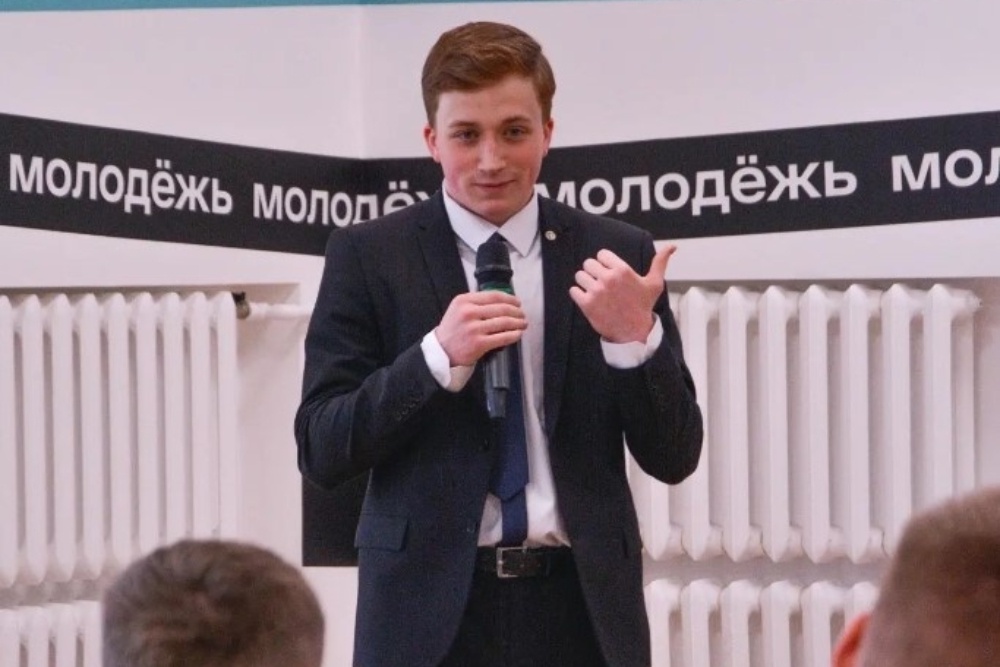 Уфимский студент демонстрирует работу нейросети, генерирующей проекты домов.