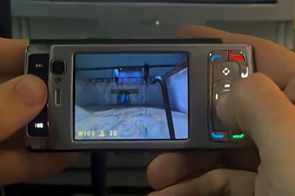 Гордон Фримен из Half-Life на экране кнопочной Nokia N95
