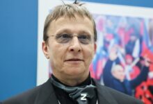 Иван Охлобыстин с внуками на фоне природы