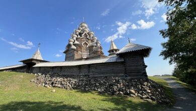 Мини-Кижи, построенные в Атланте американским чиновником без использования гвоздей