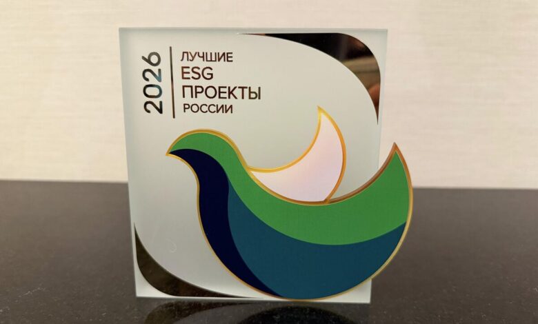 Изображение встречи умников и бизнесменов на премии ESG, символизирующее сотрудничество и инновации.