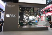 Изображение, символизирующее поиск правильных слов на ПМЭФ-2026 в условиях нестабильности.