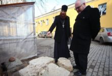 Изображение крафтового дубового водопровода и санитарных инноваций подмосковных монахов