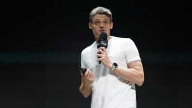 Левитирующий терминал для премиальных покупок Сбер