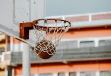 Баскетбольные баталии в Брянске с динамичными игроками и зрелищными моментами