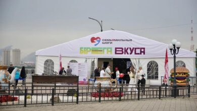 Кулинарные деликатесы на празднике живота на реке Амур