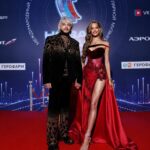 Модный показ с перьями и стразами в Казани