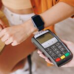 Иллюстрация будущего транспорта с технологией распознавания лиц