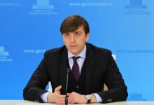 Учителя радуются освобождению от бумажной работы