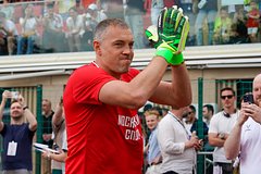 Царь и холоп: как Дзюба и Мостовой устроили поэтический батл в общий день рождения