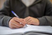 Изображение, иллюстрирующее использование глагола 'махаю' в современном языке