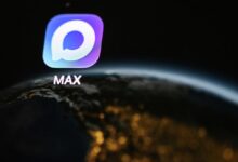 Блогеры собирают чемоданы, готовясь к путешествиям на площадке «Макс»