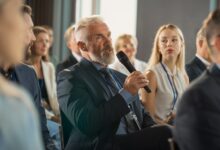 Преподаватели обучаются работе с нейросетями в деканате
