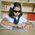 Вундеркинды из центра для незрячих детей с черными поясами и медалями.