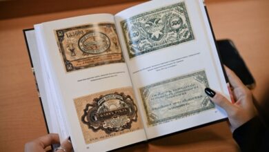 Обложка легендарного дальневосточного бестселлера на книжной полке