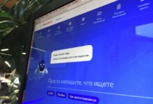 Изображение, иллюстрирующее концепцию интернет-шопинга с акцентом на отечественные сертификаты.