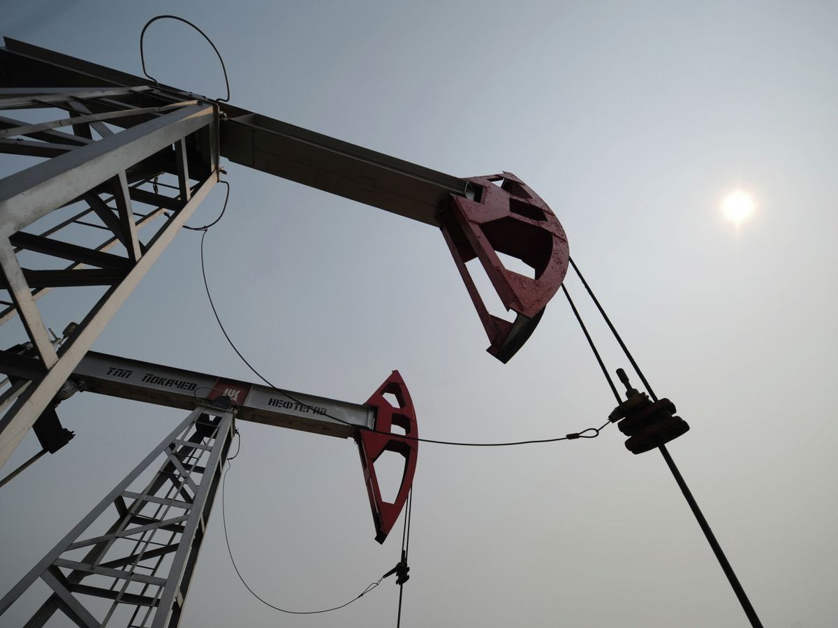 Изображение, иллюстрирующее процесс извлечения нефти из новых месторождений