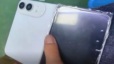 Складной iPhone Duo в руках пользователя, демонстрирующий новый дизайн 2
