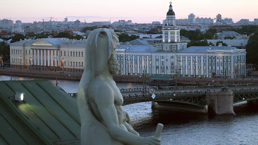 Исторические автобусы Петербурга на улицах города