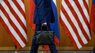 Американские и российские дипломаты на встрече