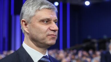 Поезд на Железном Шелковом пути, движущийся к светлому будущему с водородными технологиями