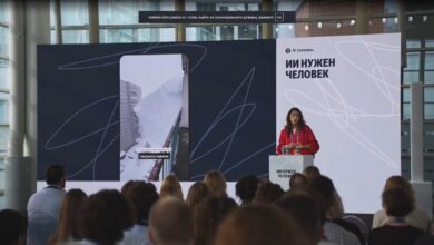 Изображение, иллюстрирующее Яндекс, который обучает нейросети уму-разуму