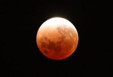 Изображение космического ДТП, в результате которого Земля обзавелась новым спутником.