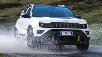 Крошечный Jeep Avenger на российской дороге