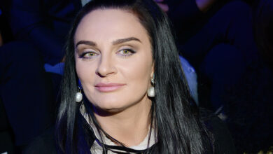 Елена Ваенга с наследником в школе личного Джеймса Бонда