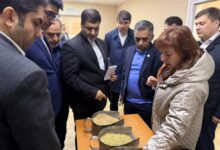 Персики и станки на фоне логистической карты Ульяновска и Ирана