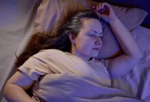 Изображение, иллюстрирующее концепцию стрессоустойчивости и важность сна.