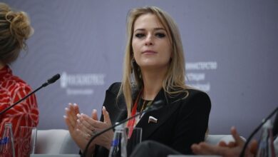 Счастливые пенсионеры занимаются любимым делом