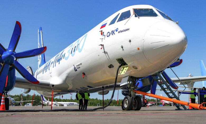 Ил-114-300 на фоне заката, символизирующий новое поколение авиации