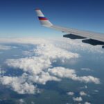 Пассажиры наслаждаются изысканными блюдами во время полета из Москвы во Владивосток